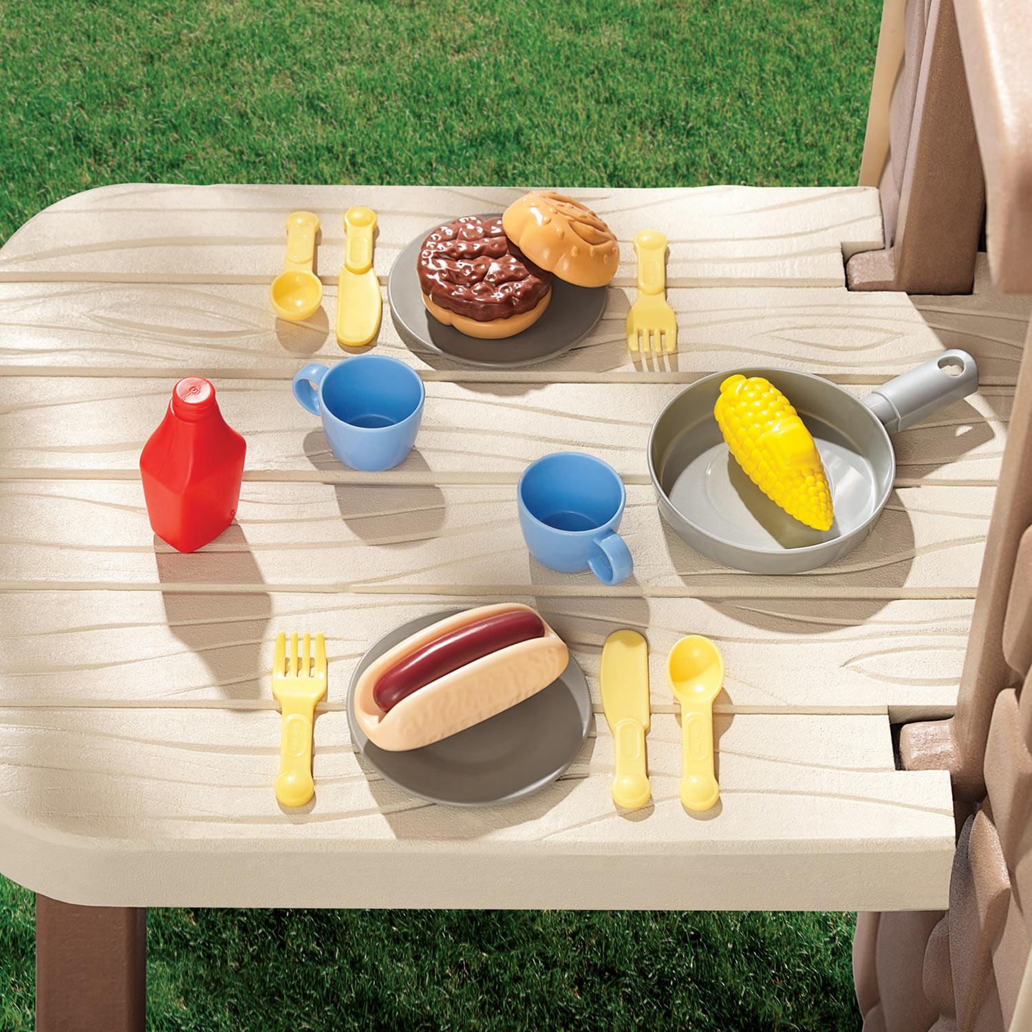 Little Tikes Picnic on the Patio Playhouse - Image 3